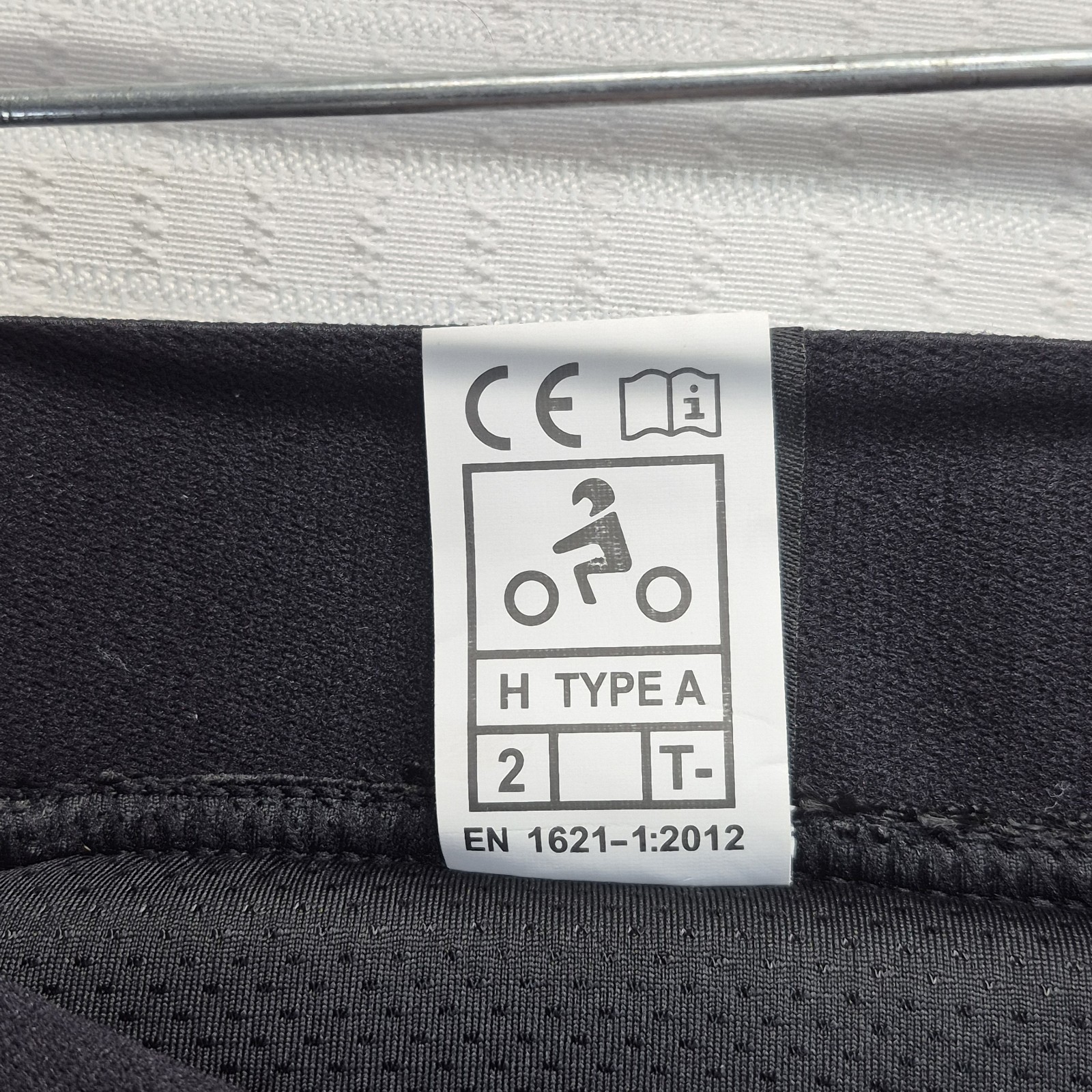 Shinypro Protective Padded Shorts Level 2 Hip Snowboard Skate skiing BMX Medium