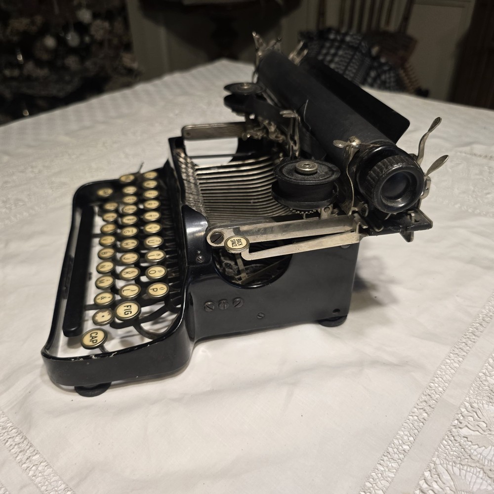 Corona 3 Antique Folding Typewriter With Case