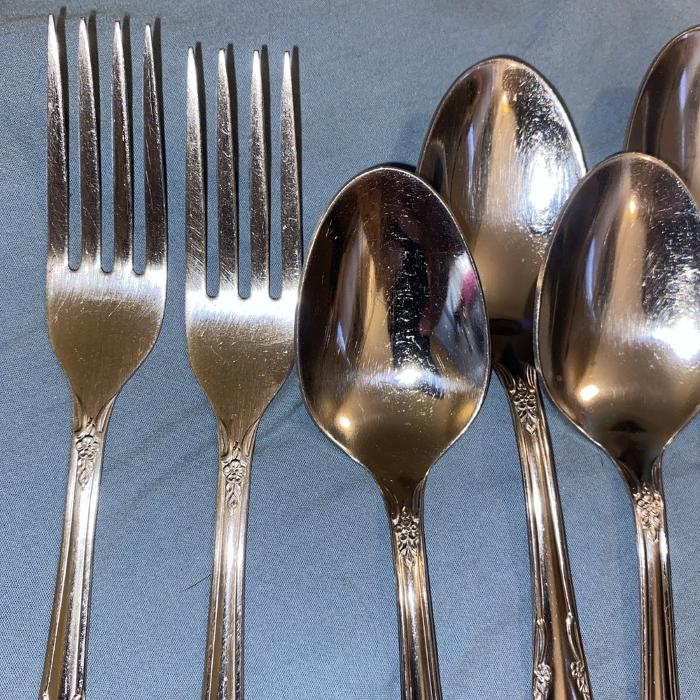 Wm A. Rogers Silver Oneida LTD Silverware Flatware 7pcs 5 Spoons 2 Forks GUC