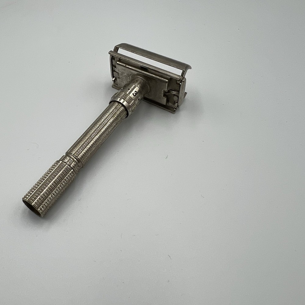 Vintage 1962 Gillette Slim Adjustable 1-9 DE Safety Razor Date Code H2