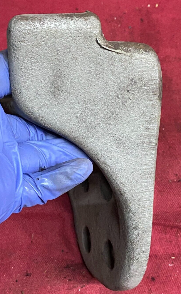 FREIGHTLINER AXLE STOP, MOUNT, BRACKET 16-15617-000