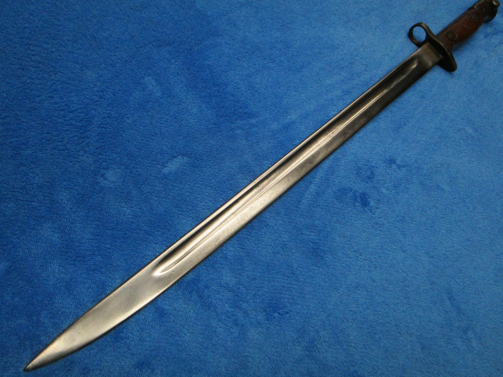 ORIGINAL WW1 CANADIAN M1907 BRITISH SMLE RIFLE BAYONET AND SCABBARD