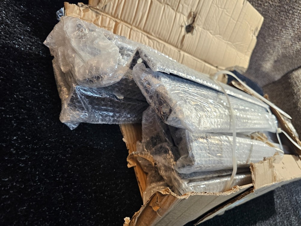 DEFECTIVE StarTech 4Post 15U Mobile Open Frame Server Rack 19 in Network G3D
