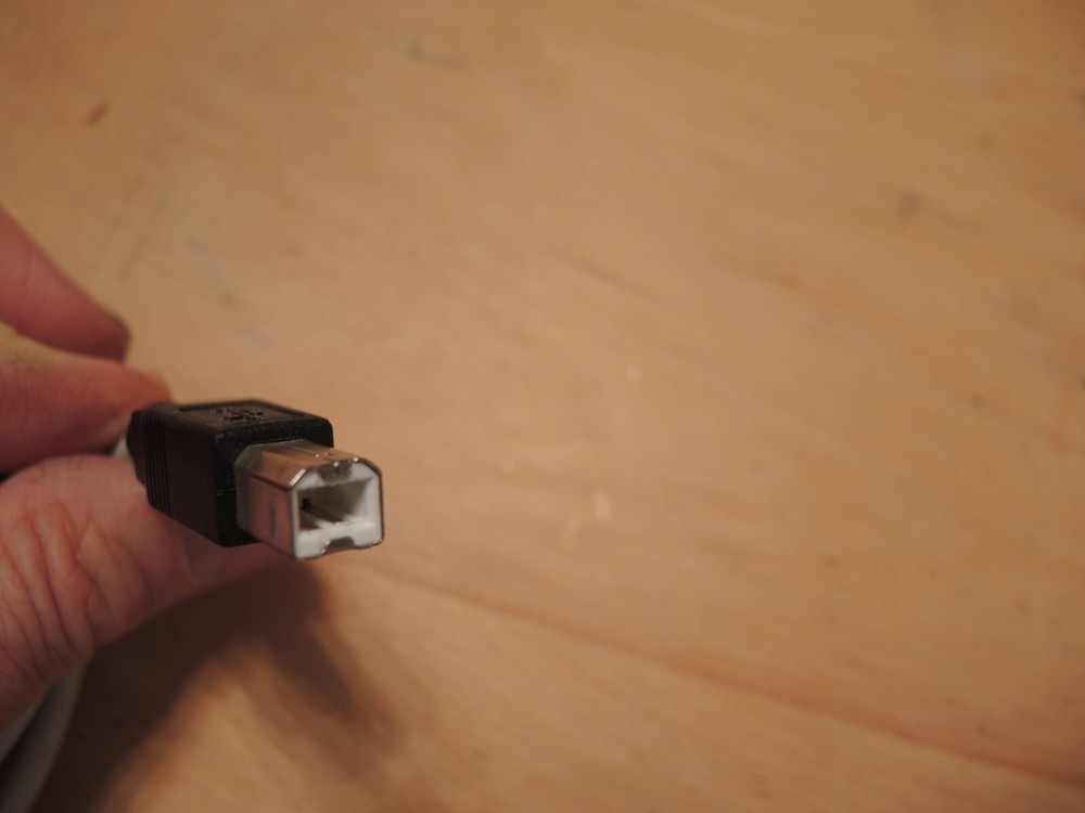 TOTAL TECHNOLOGIES E193793 AWM 2725 30V LOW VOLT VW-1 COMPUTER CABLE USB A - B