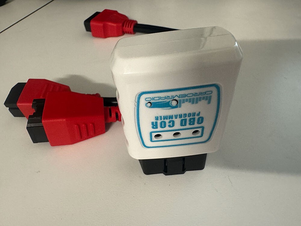 RAM 12" UCONNECT 5 RADIO INTEGRATION PROGRAMMER + SECURITY BYPAS CABLE