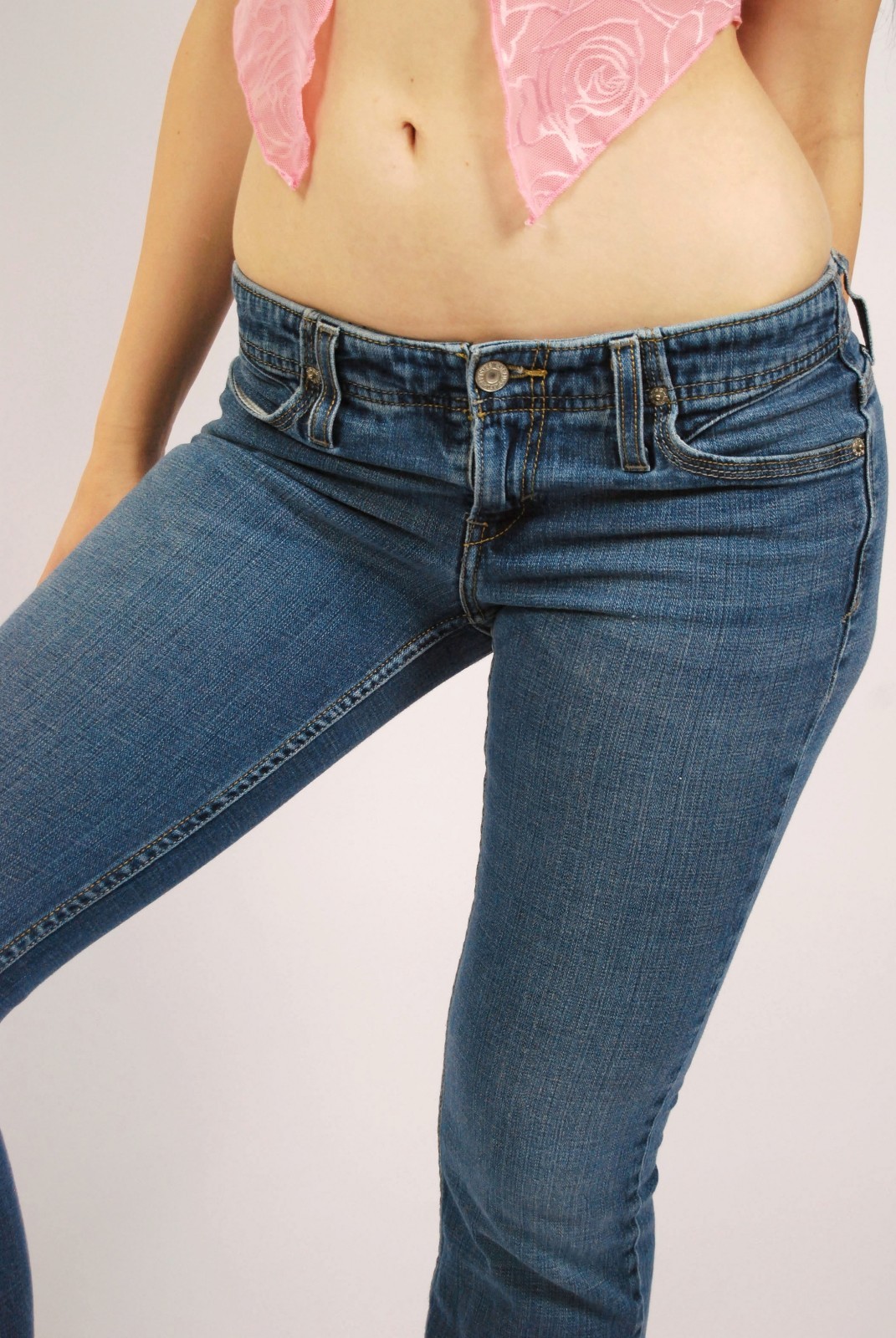 Y2K Levis Bootcut Jeans (7) medium blue denim vintage womens low rise cute flare