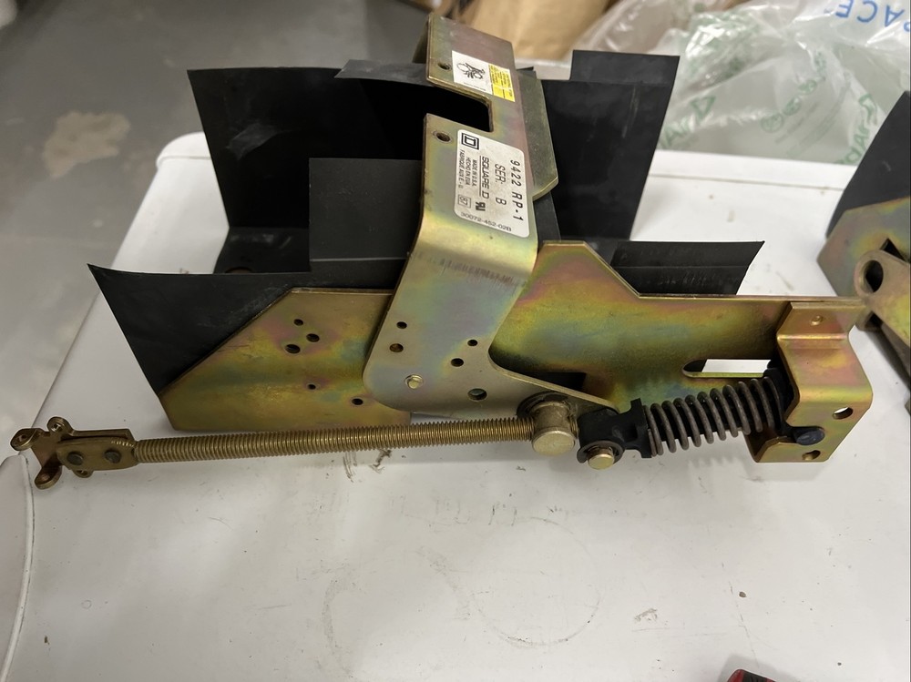 SQUARE D 9422RP1 OPERATING MECHANISM, SER. B
