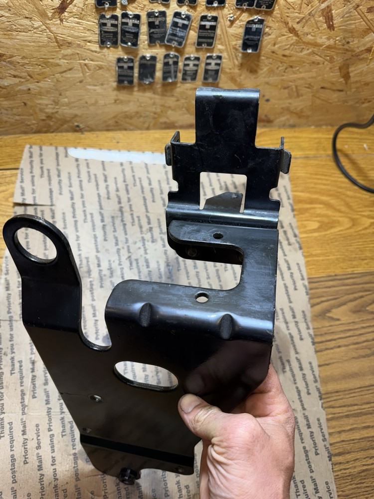 Mercruiser 454 MPI power steering pump bracket