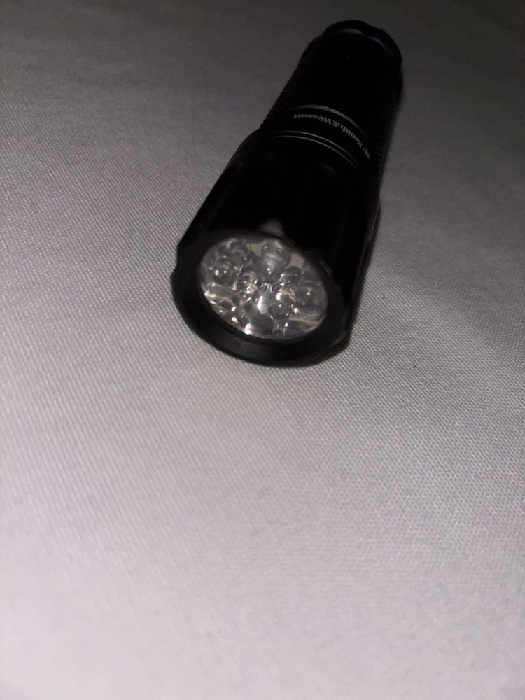 Smith & Wesson 4 Inch Flashlight Black Push Button Camping Small TRIPLE As