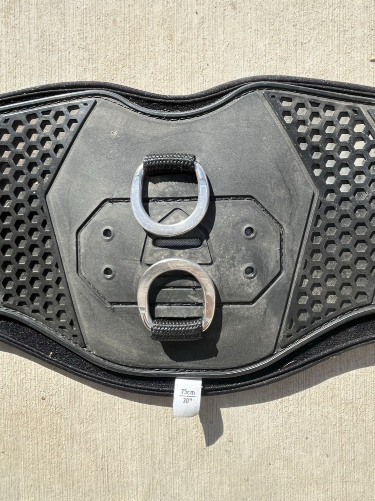 Professional's Choice Contoured VenTECH Cinch