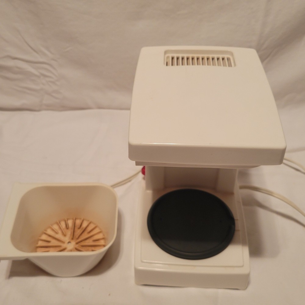 Mr Coffee Model VL-4 White 4 Cup Automatic Drip Coffee Maker / Brewer ~ Works
