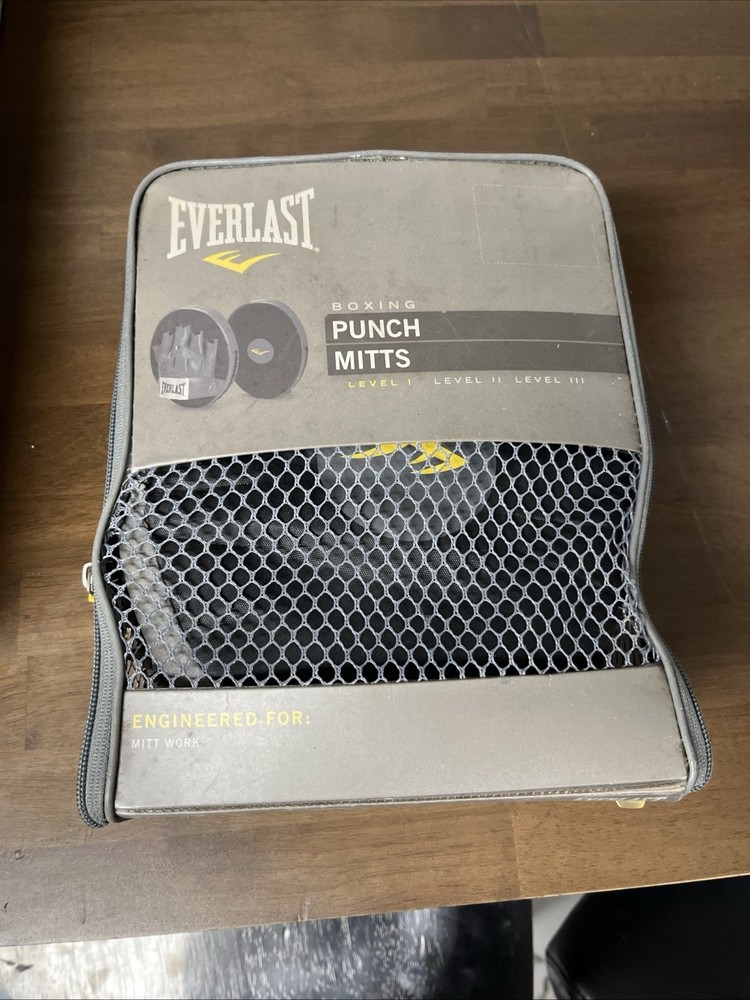 Everlast Punch Mitts Boxing Accessories and Hand wrap