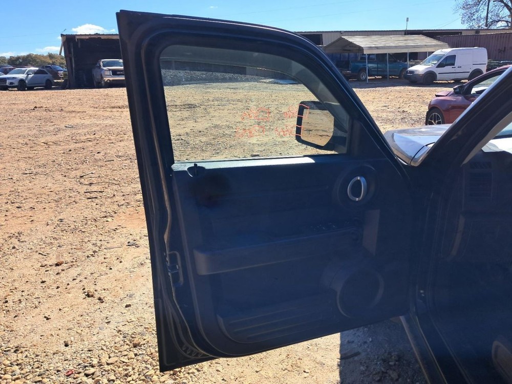 NITRO 2007 Glove Box 4860478