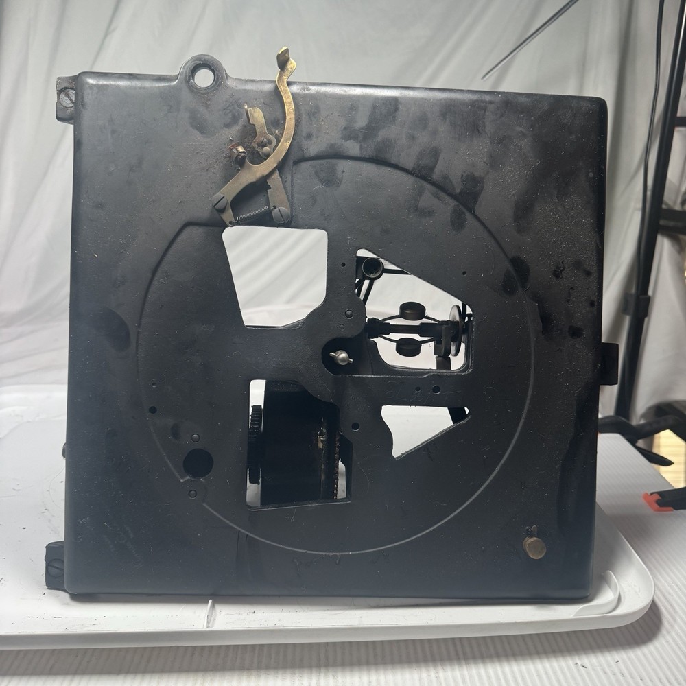 Edison Diamond Disc Phonograph Good Motor & Bed plate Tested & Works! Antique