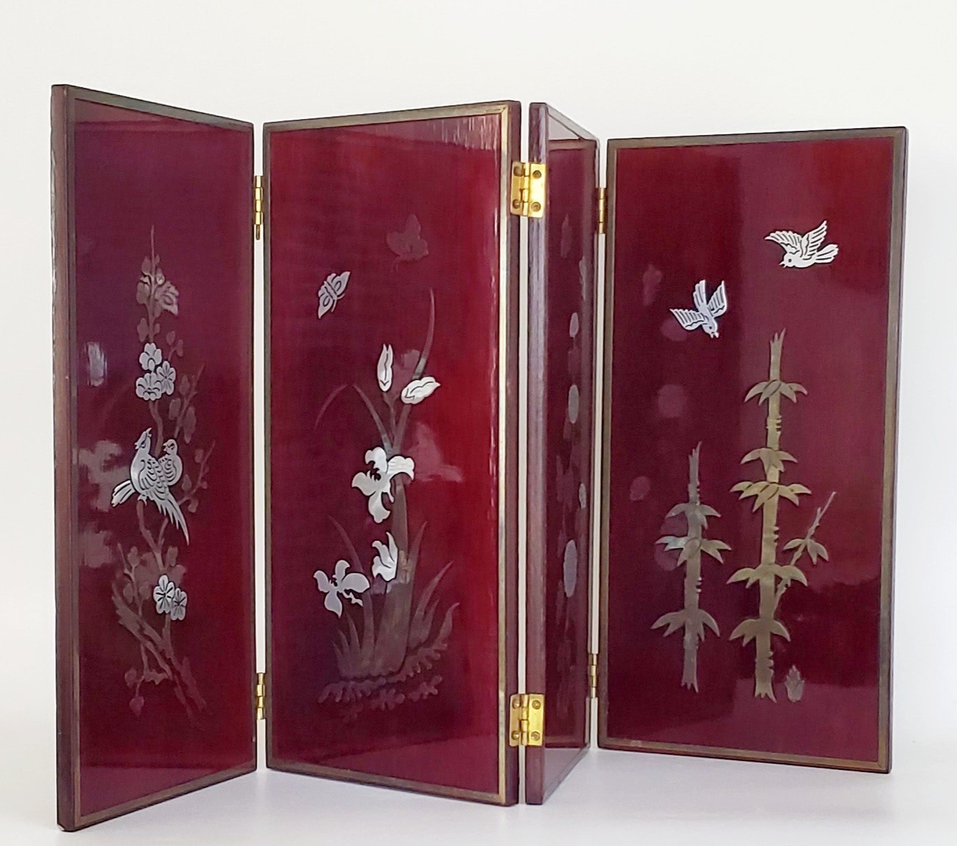 VTG JAPANESE RED LACQUER QUARTER FOLD TABLE SCREEN PANEL SILVER INLAY CHARACTERS