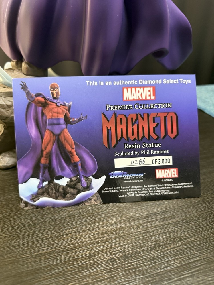 Diamond Select Marvel Premier Collection Magneto Statue #286/3000