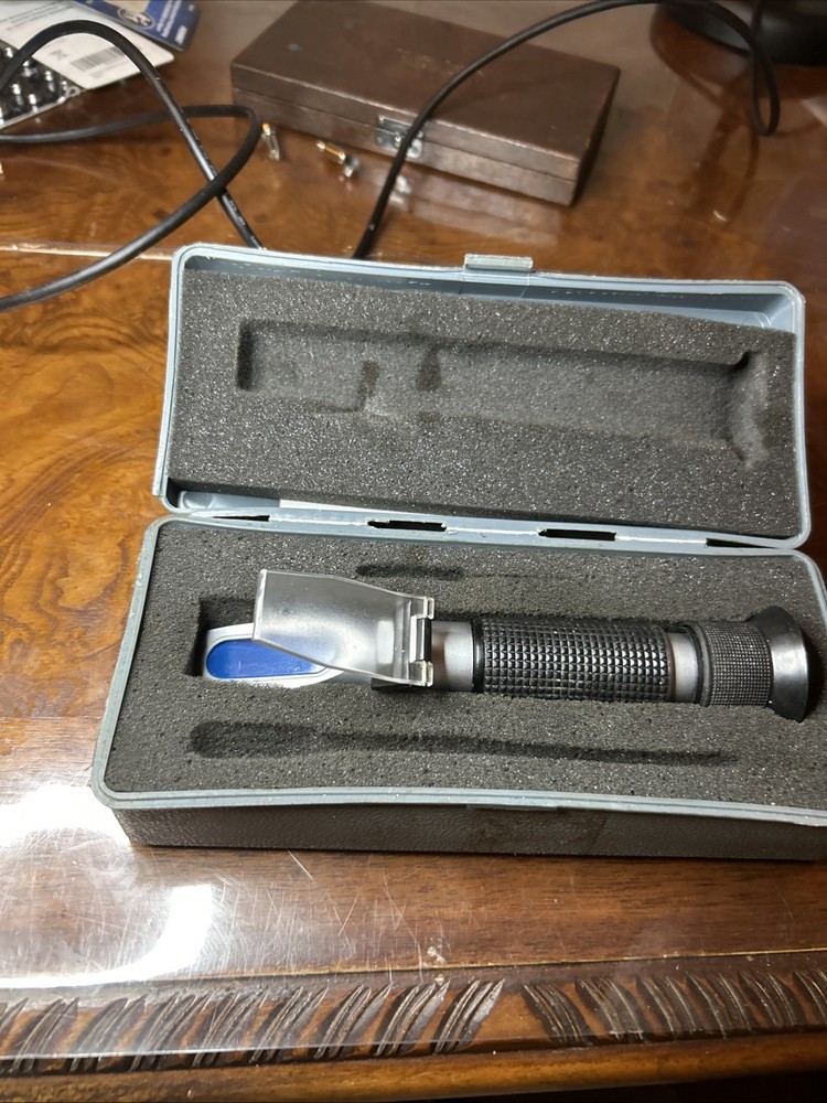 Portable Refractometer Fully Functional With Case