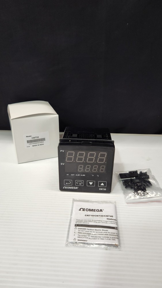 Omega CN730 temperature controller DIN cn733
