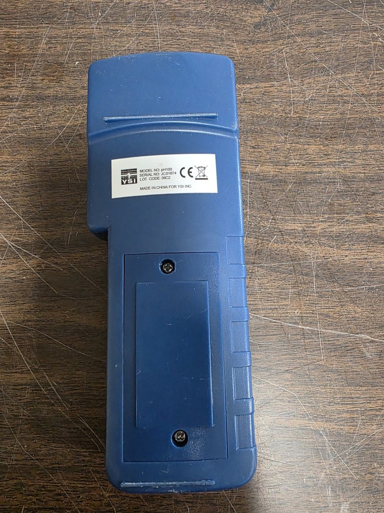 YSI pH100 Handheld pH or mV and Temperature Meter