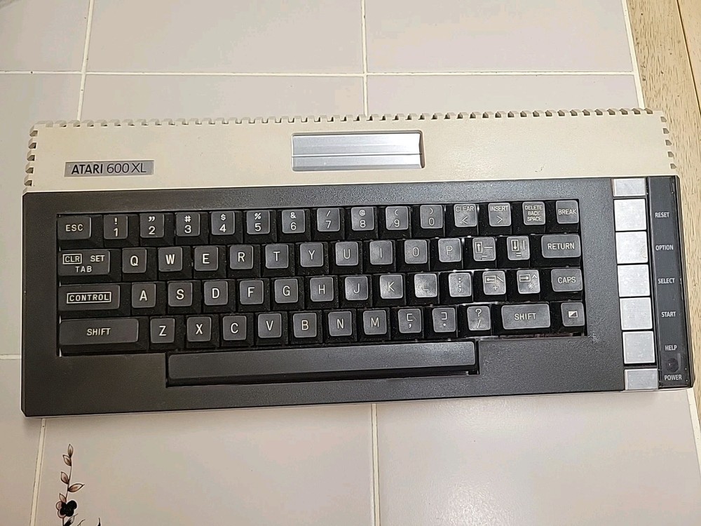 Atari 600XL Computer Only — Tested/Working — No Power Supply or Accessories