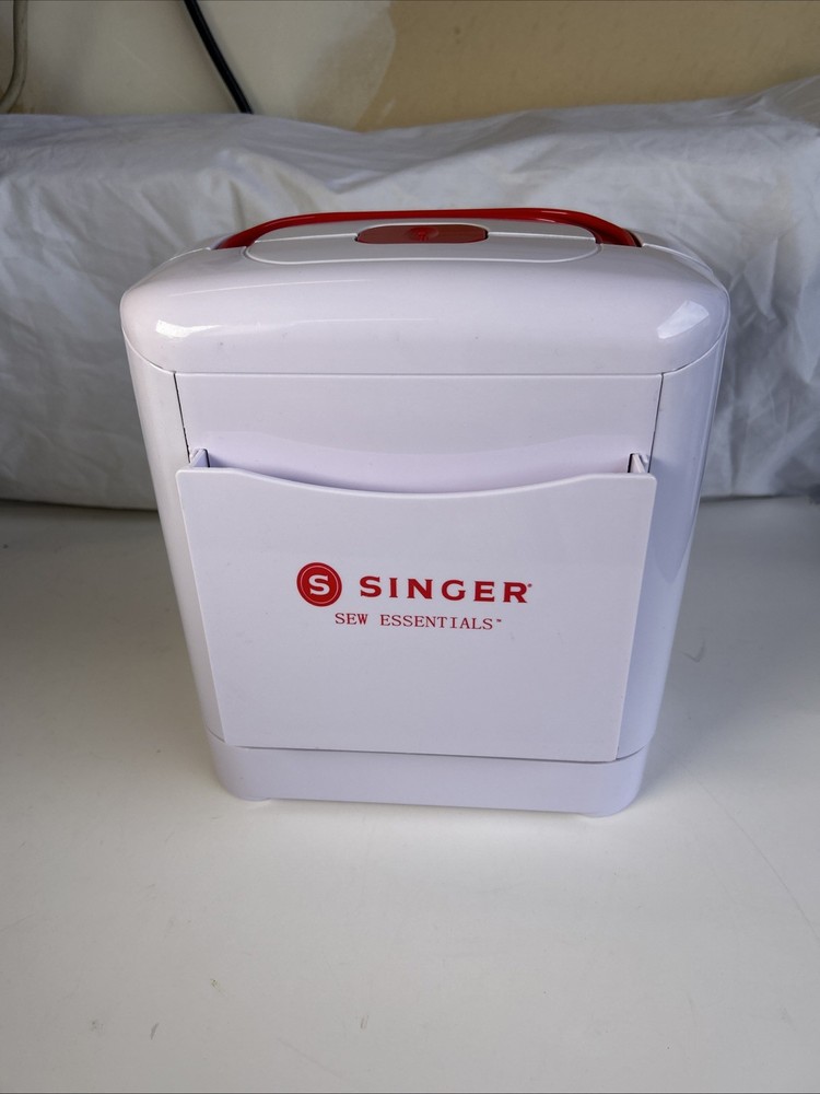 SINGER Sew Essentials Foldup Case Sewing Kit Portable Organizer Full Thread & Et