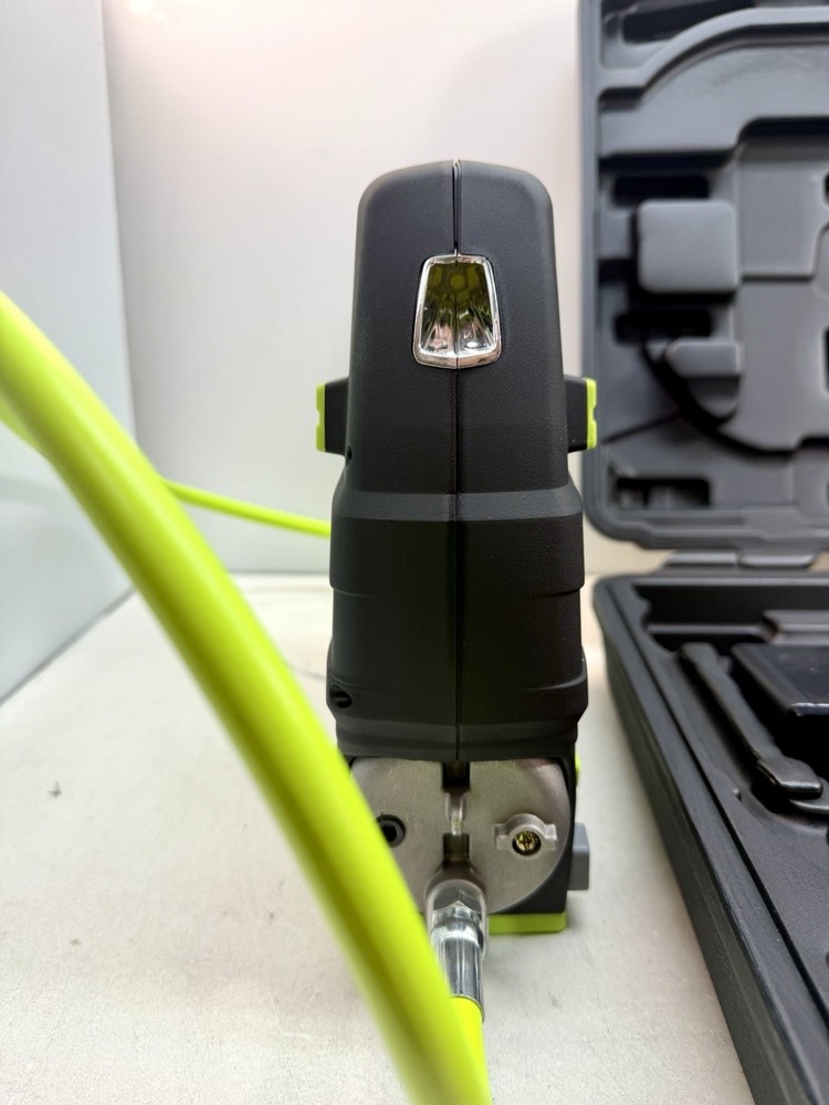 Alemite Flexzilla Grease Gun