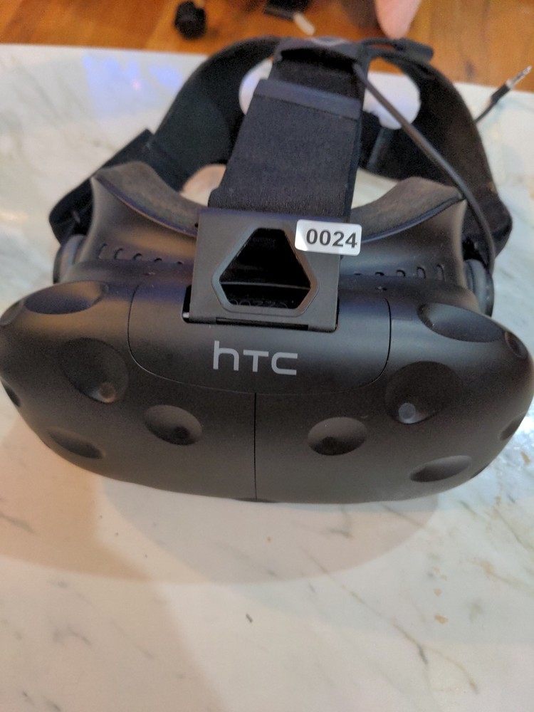 HTC Vive VR Headset Virtual Reality System Head Mounted Display HMD Black PC Gam