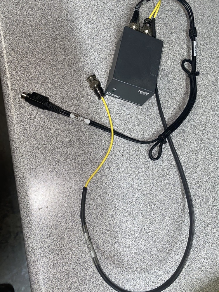 Extron Versa VYC 100N NTSC Video Decoder With Video IN And Y / C Cables.