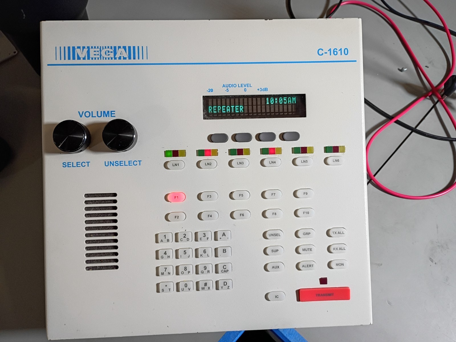 Telex VEGA C-1610 Desktop Radio Control Console - Tested Power On - Read