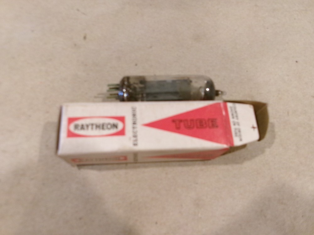 OEM VINTAGE ELECTRONIC TUBE RAYTEHON 6CM7