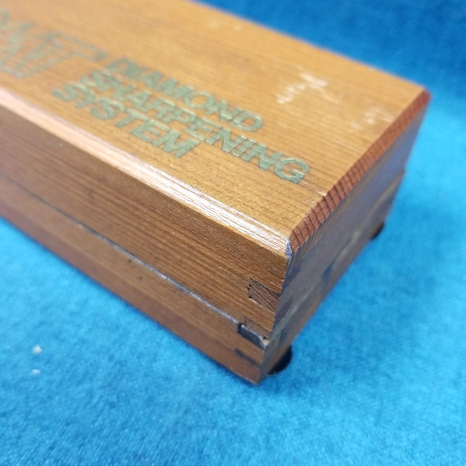 Vtg DMT Diamond Sharpening System Sharpener In Wood Case 6" Red/Fine