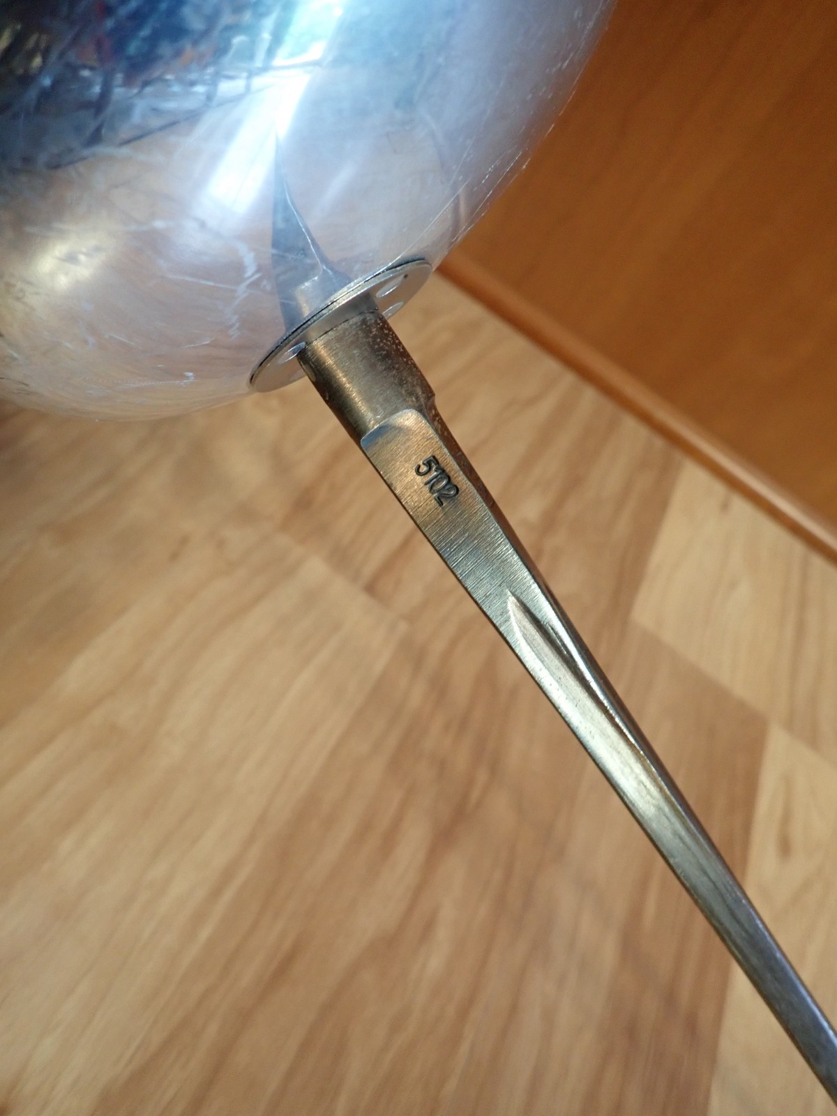 Blue Gauntlet Fencing Saber - Electric Pistol Grip 36" SG 5102