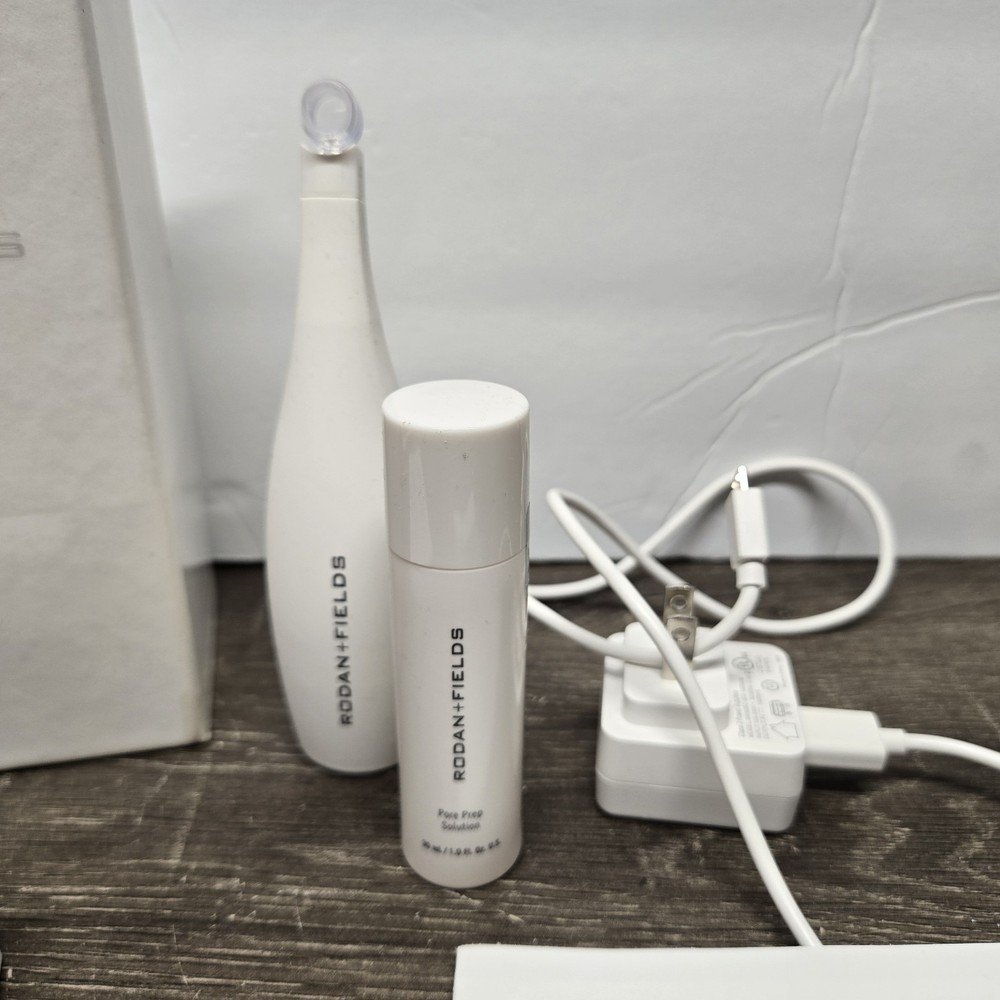 Rodan + Fields Pore Cleansing MD System with Charger, Solution, & 9 Tips