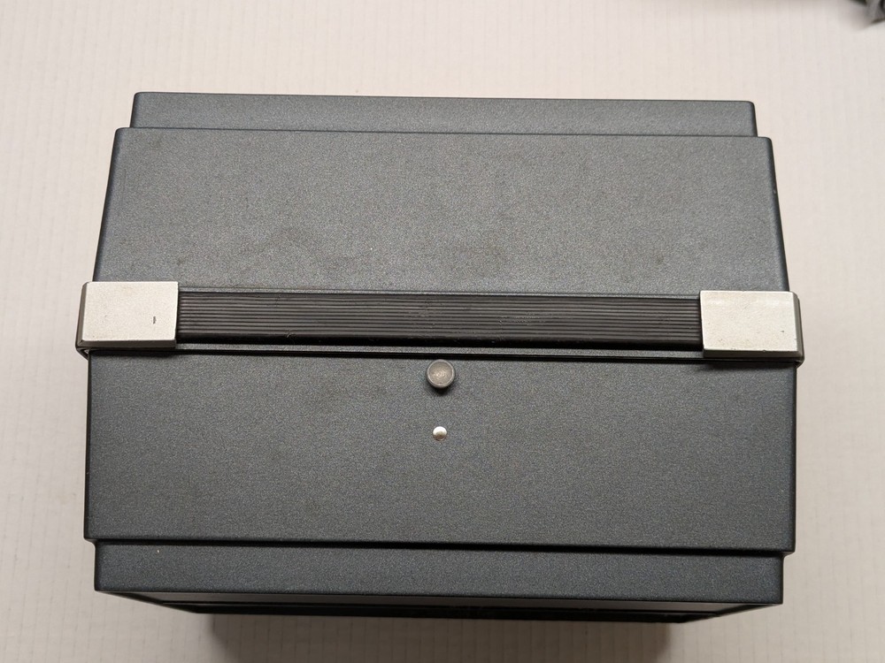 Bell & Howell Autoload Super 8 Projector 357B Motor Runs Needs Bulb