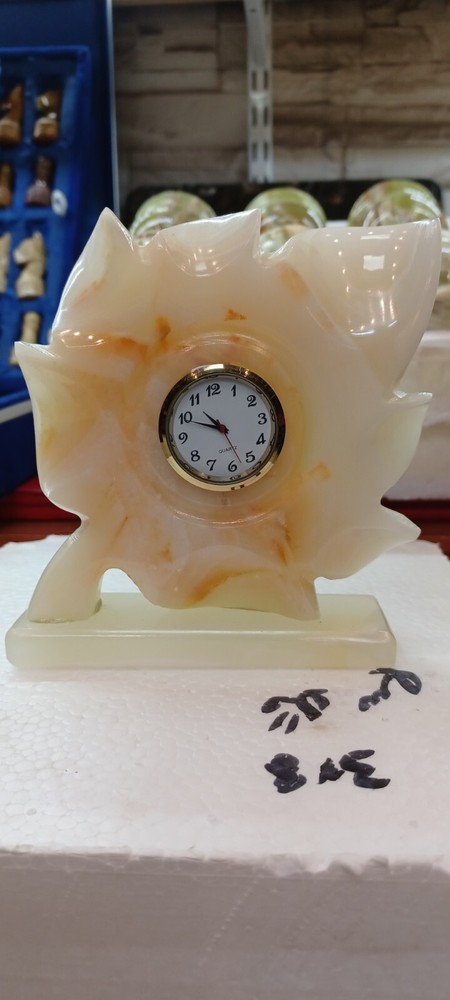 Handmade Onyx Leave Clock