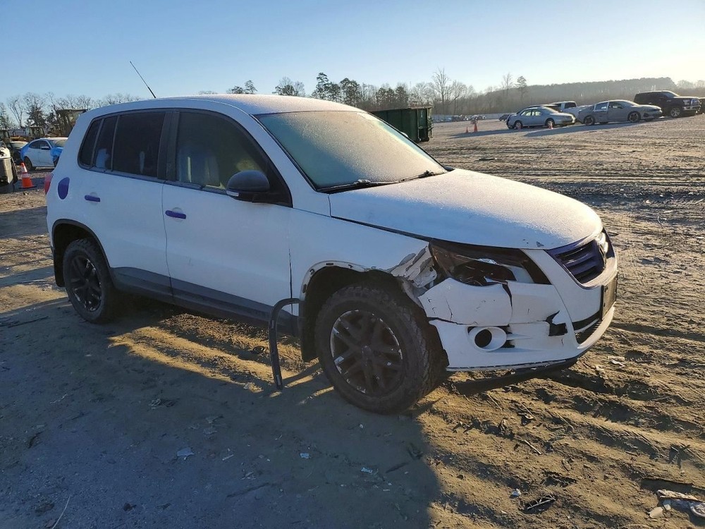 TIGUAN 2011 Glove Box 5024860