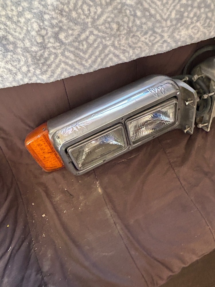 Peterbilt 379 Headlight, Right/left