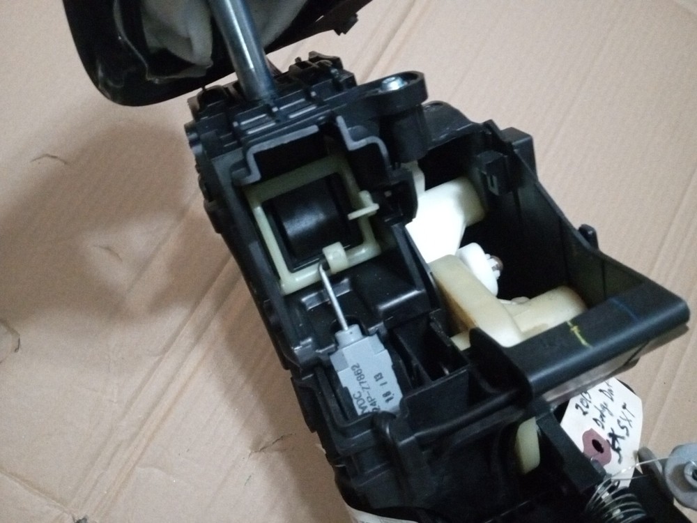 2013-2016 Dodge Dart Gear Shifter Assembly Auto Automatic OEM