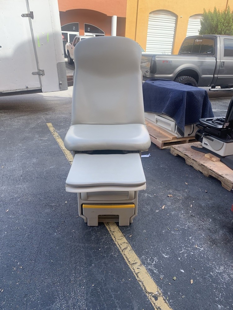 Midmark/Ritter 604, Black Reupholstered Exam Table 02