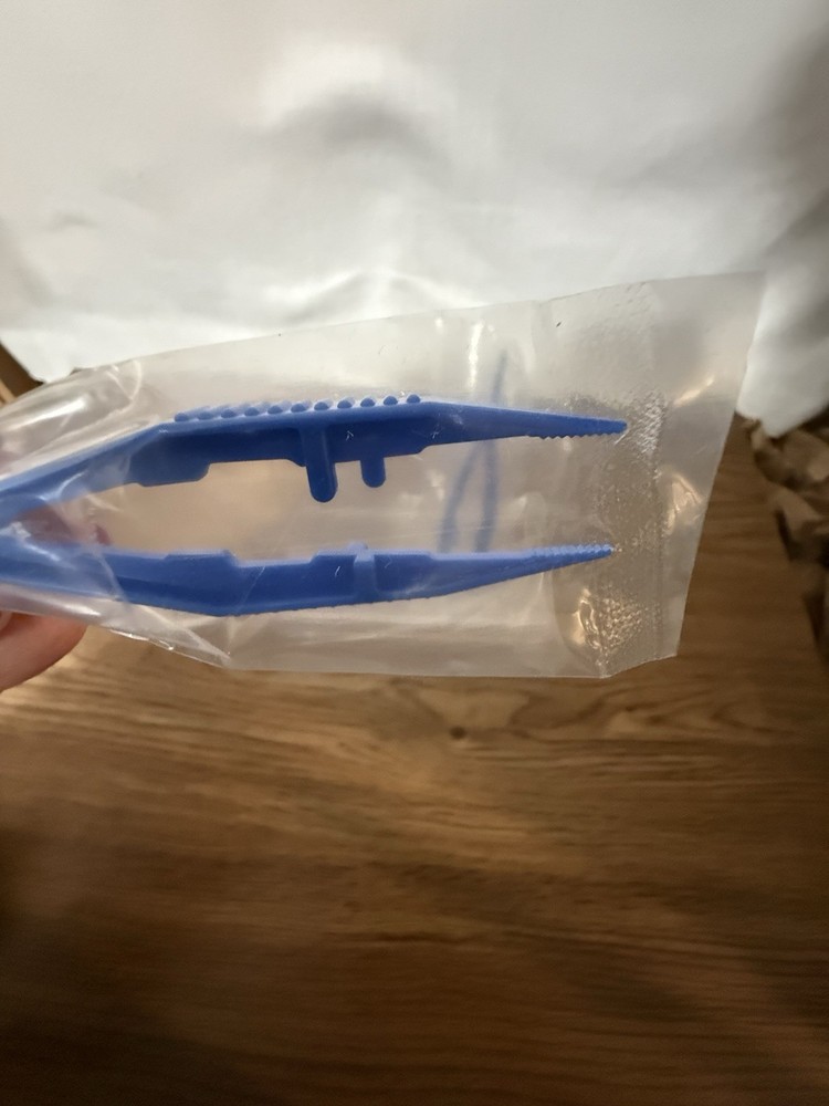Plastic Tweezers, 2 Pairs