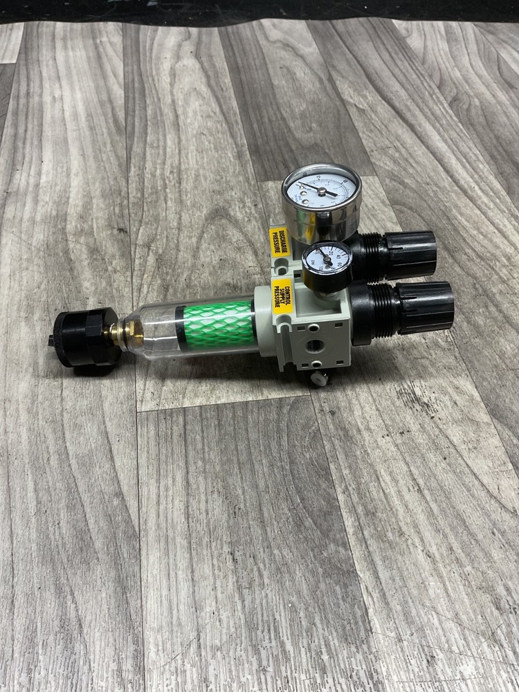Pneumatic Filter Regulator 0-100Psi, NEW #4008PT25