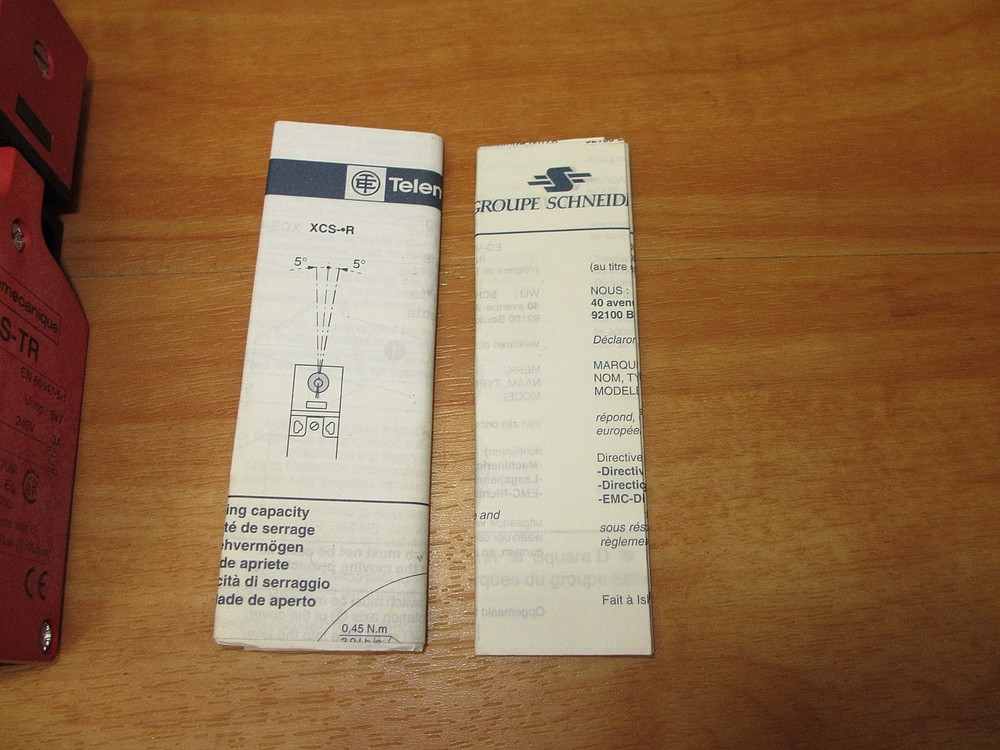 Telemecanique XCSTR753 *NEW* Safety Hinge Switch Guard