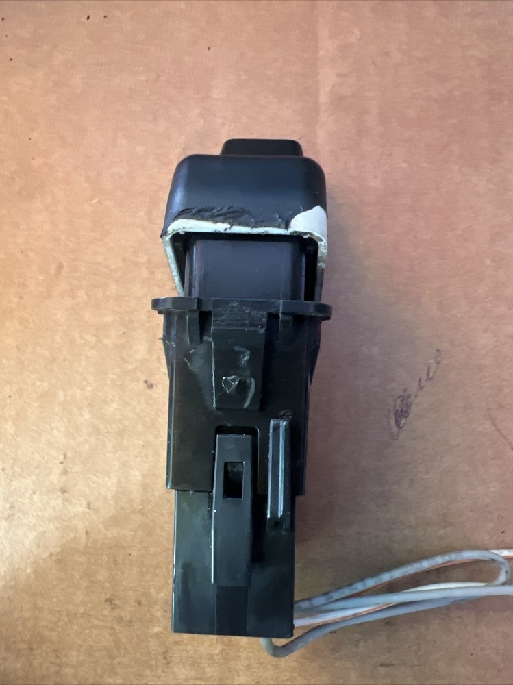 VOLVO OEM MARKER LIGHT SWITCH, 20470608 Plug Included.