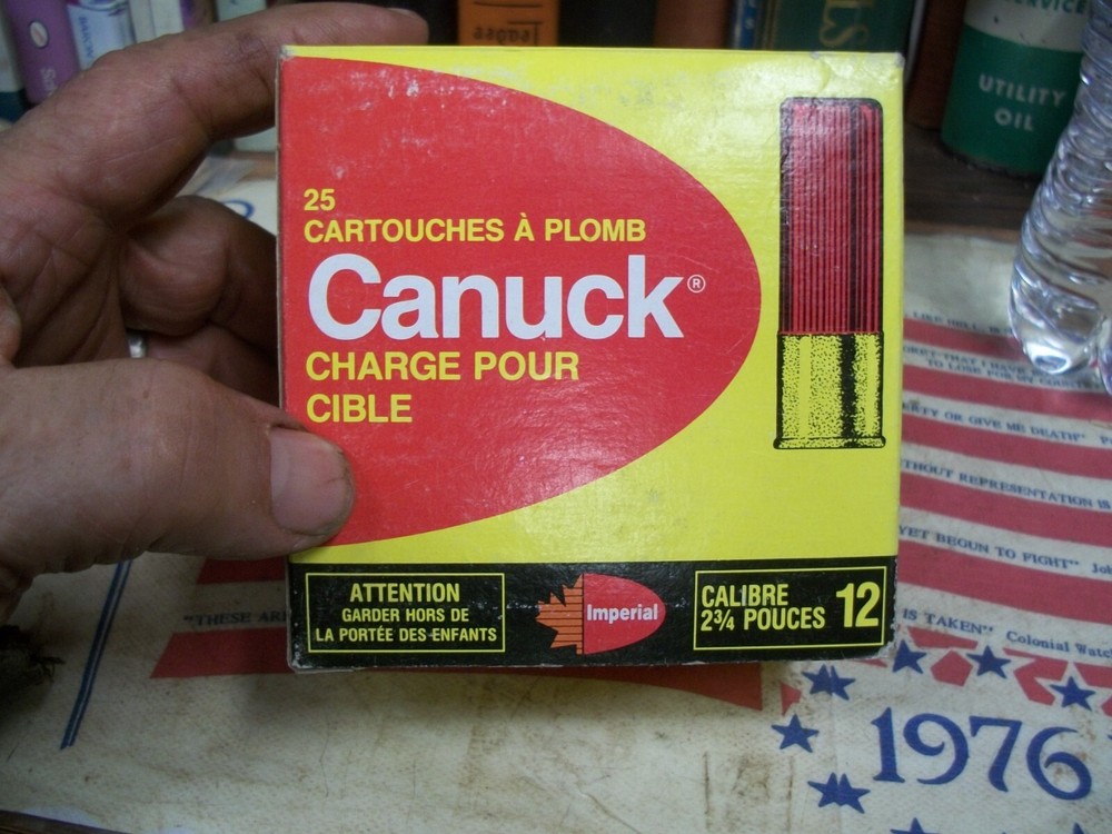 CANUCK IMPERIAL SHOTGUN SHELL BOX TARGET LOAD 12 GAUGE EMPTY BOX PLASTIC SHELL