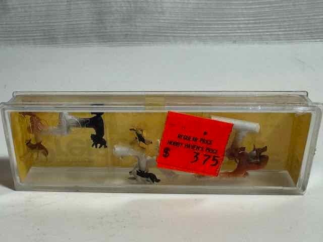 Preiser 4165 HO Scale Dogs