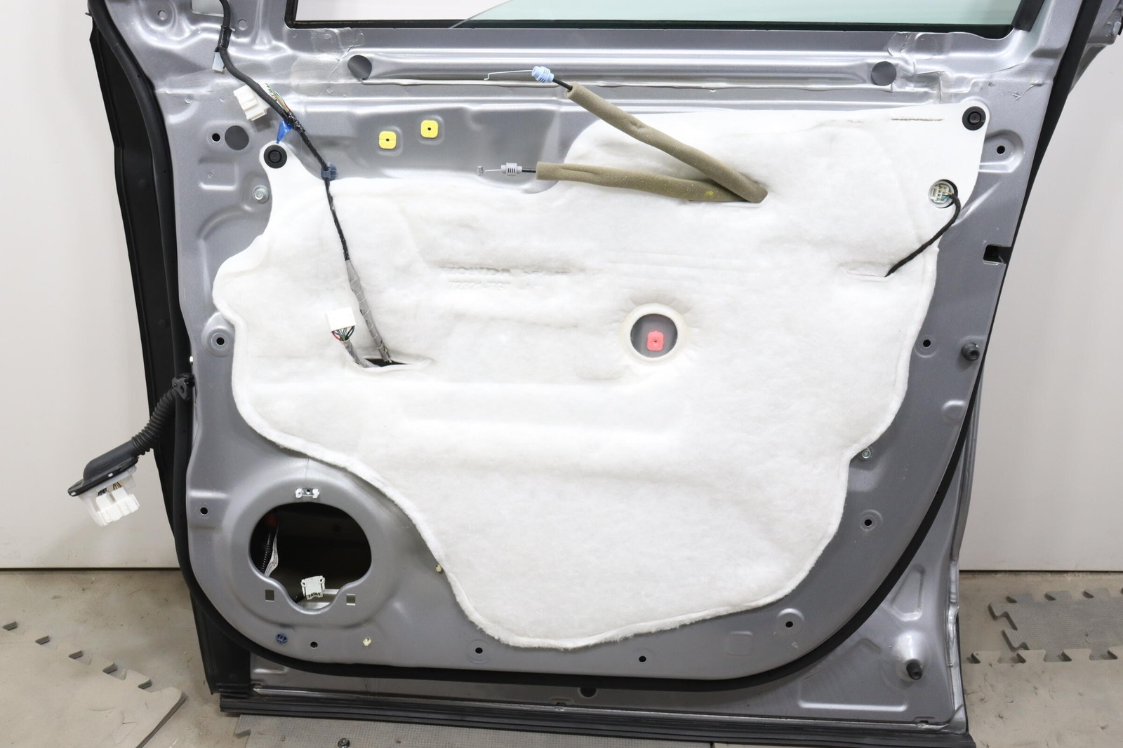 2016-2022 HONDA PILOT FRONT RIGHT PASSENGER SIDE DOOR ASSEMBLY OEM SILVER_NH830M