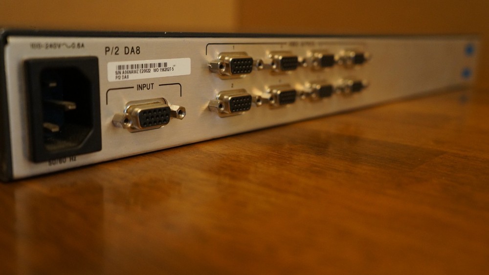 EXTRON P/2 DA8 VGA DISTRIBUTION AMPLIFIER