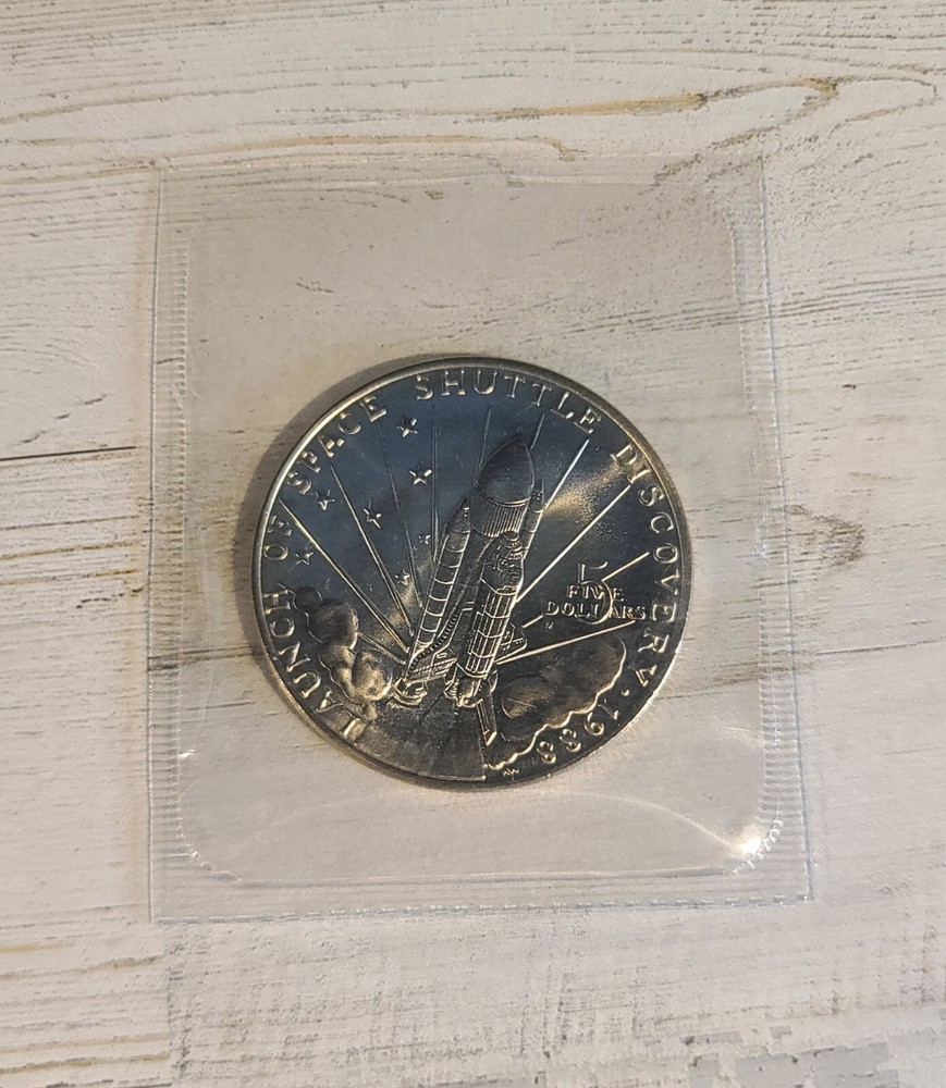 1988 Marshall Islands $5 Coin Space Shuttle