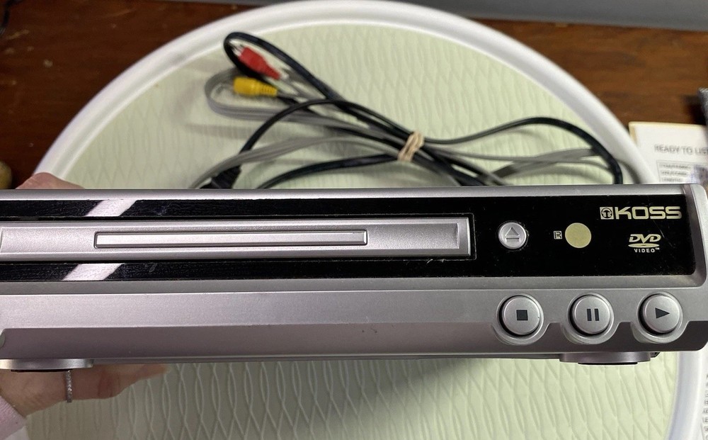 KOSS Dvd Player Progressive Scan KS4110 MP3 NO REMOTE-Tested Working