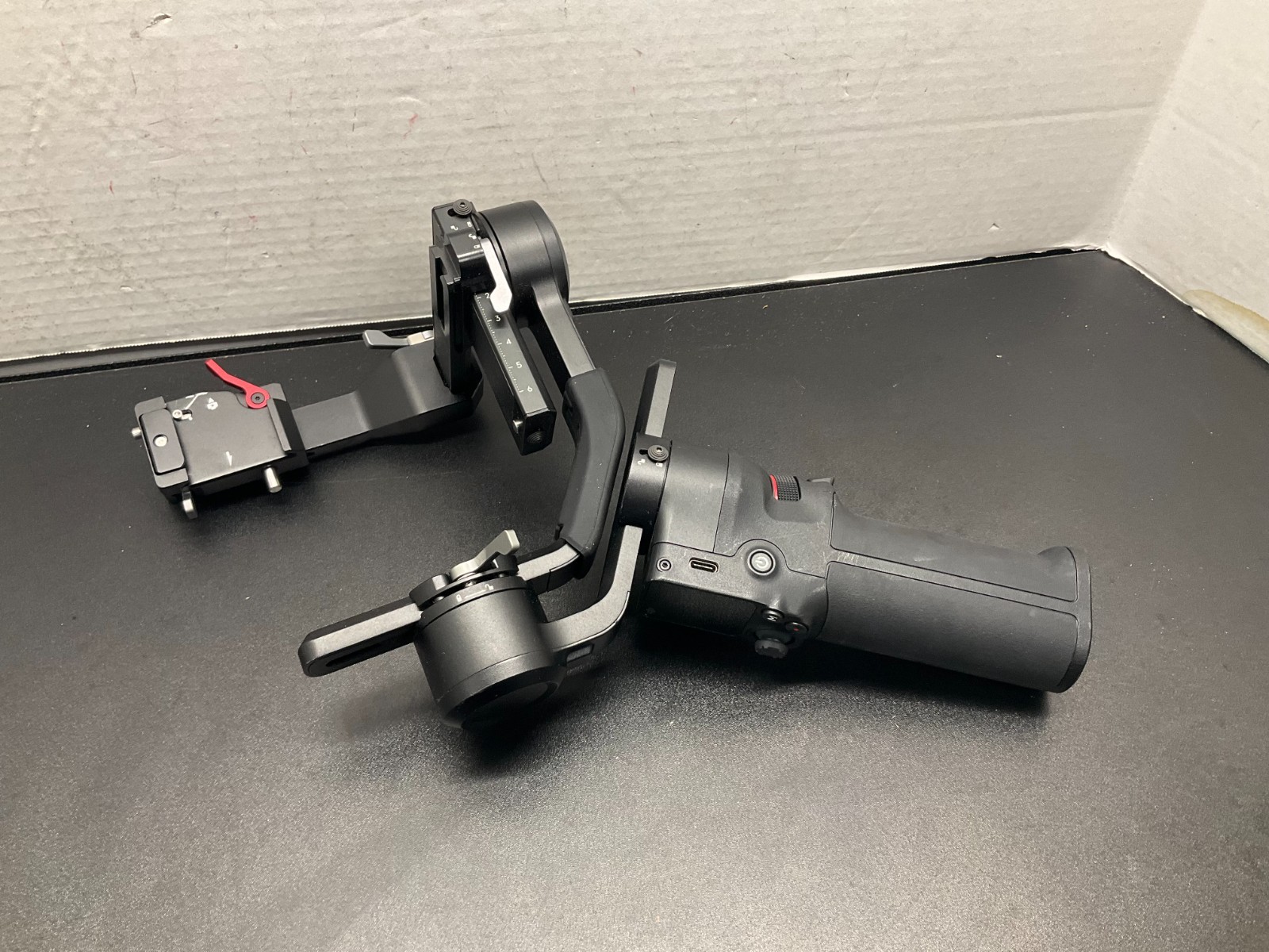 DJI RS 3 Mini 3-Axis Gimbal Stabilizer P20M - Read